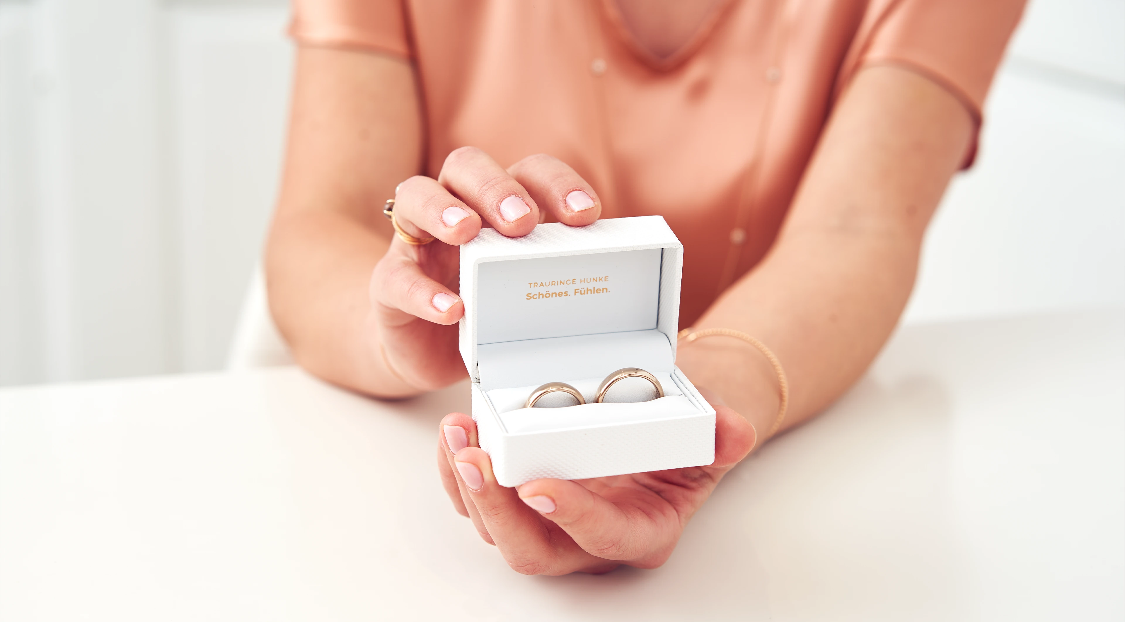 eheringe-schachtel-hunke-verkaeuferin