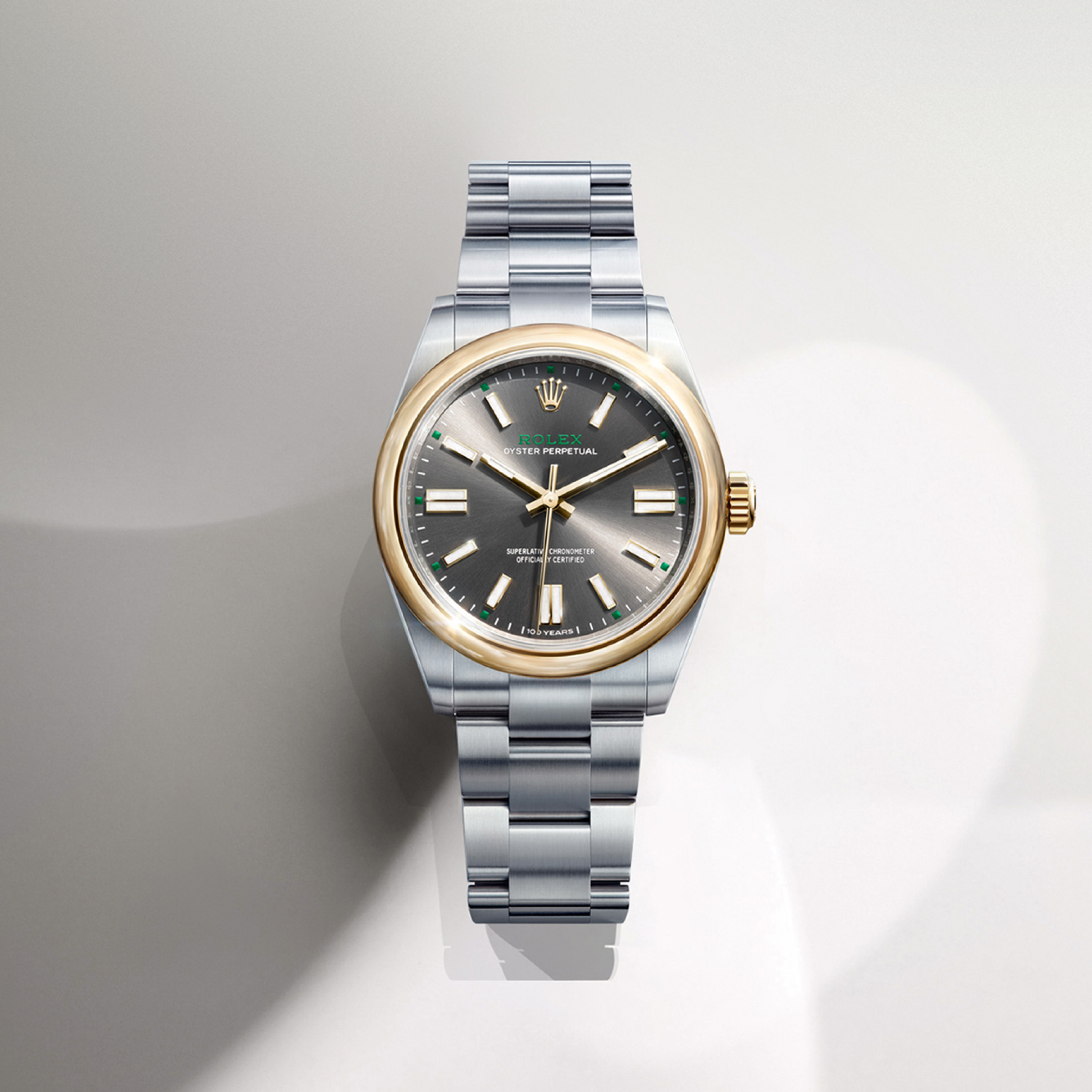 rolex-collection_banner-oyster-perpetual-cover-m134303-0001-portrait