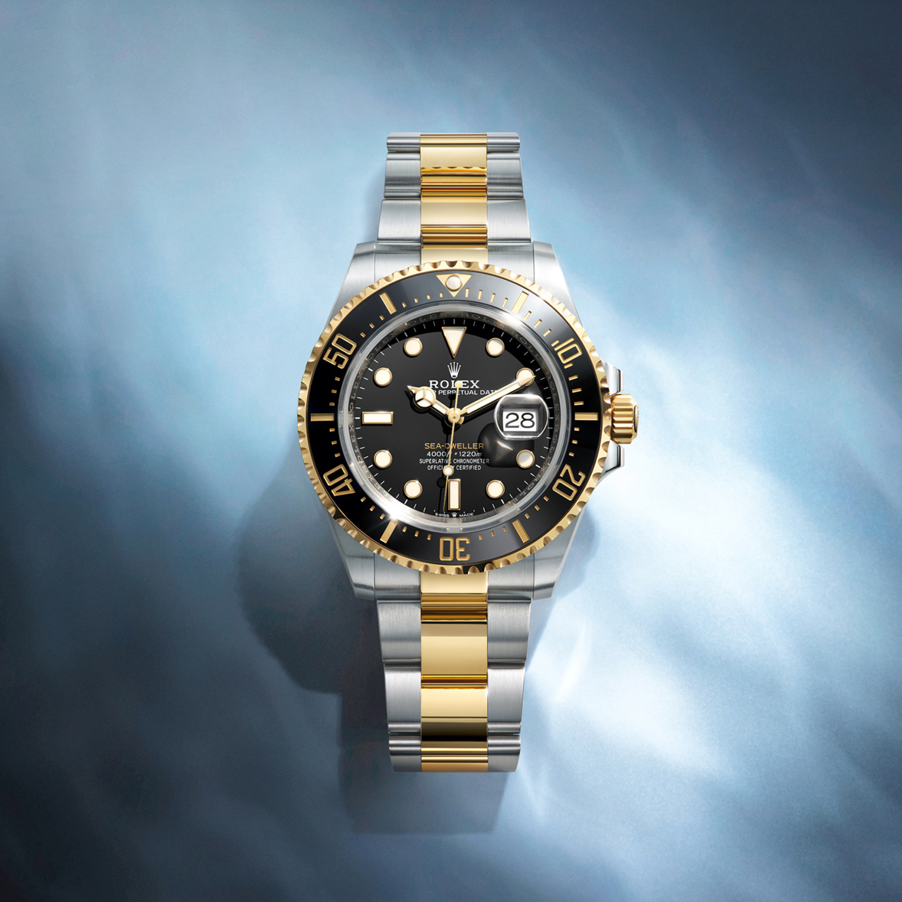rolex-collection_banner-sea-dweller-cover-m126603-0001-portrait