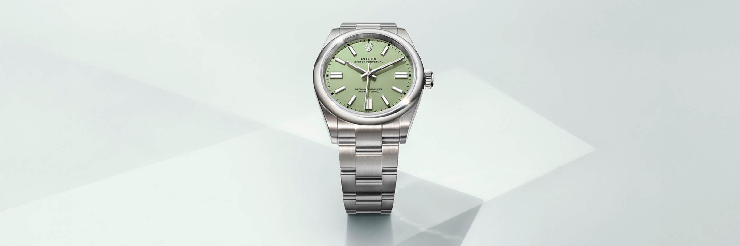 rolex-collection_banner-oyster-perpetual-m134300-0006_2503-landscape