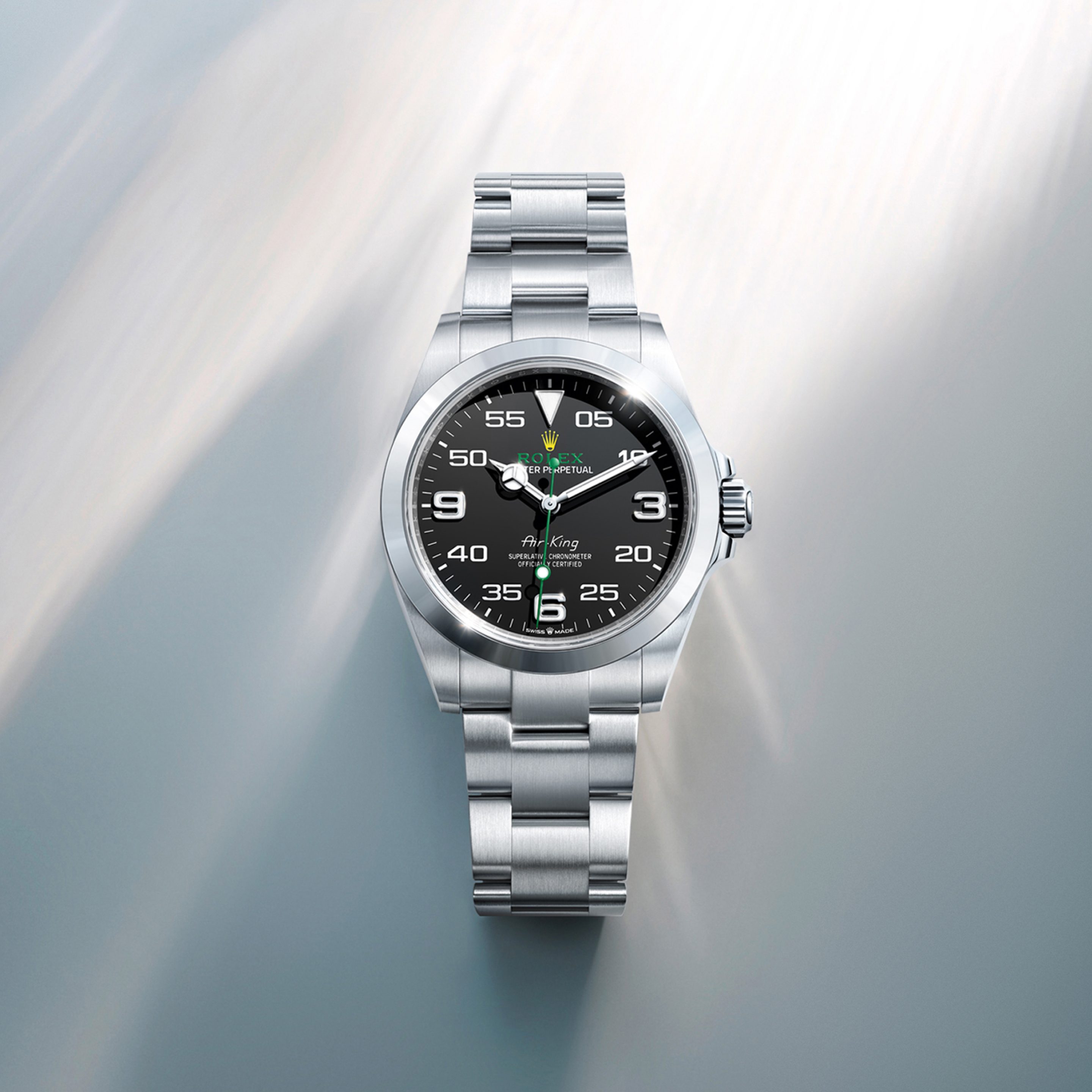 rolex-collection_banner-air-king-cover-m126900-0001-portrait