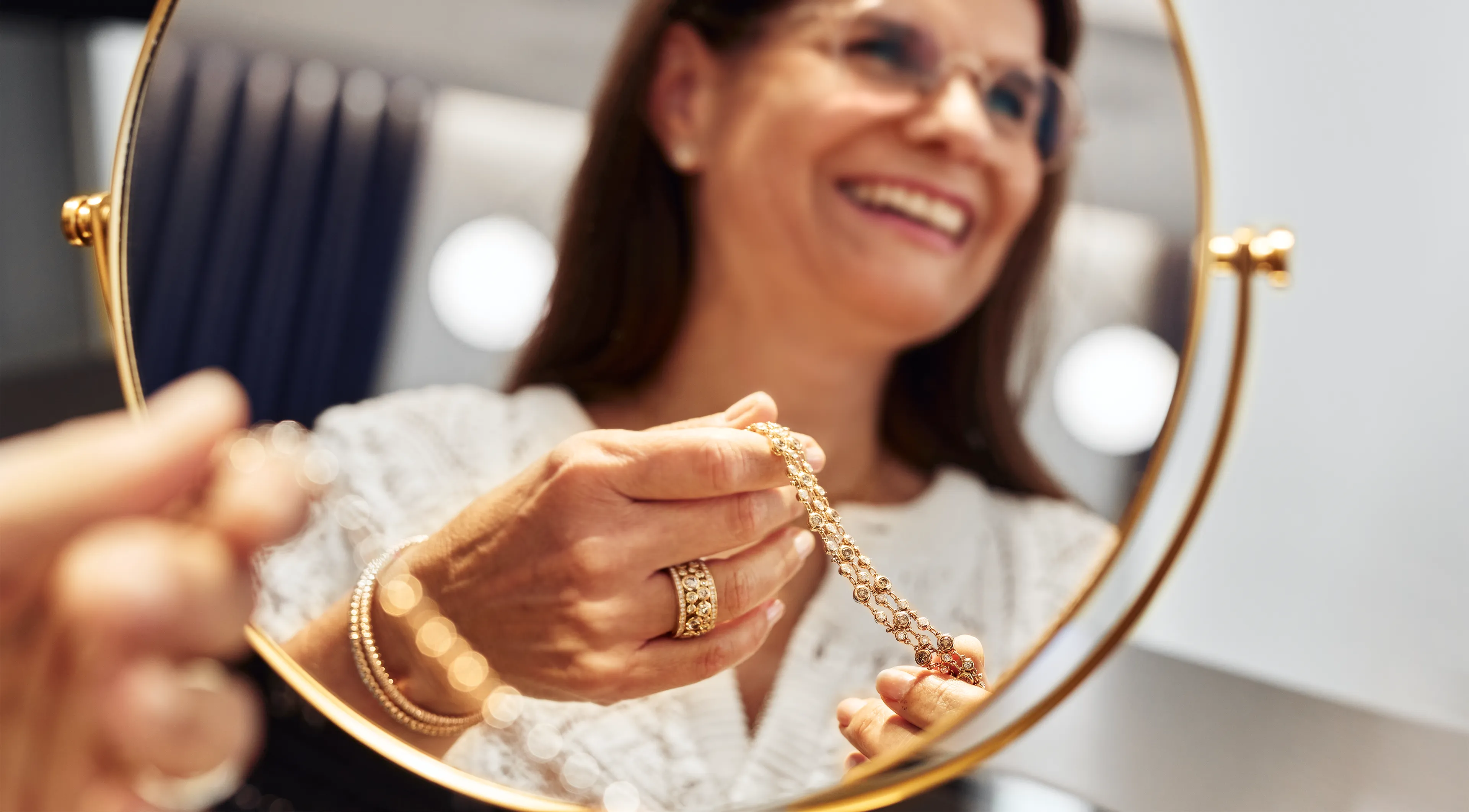 hunke-juwelier-schmuck-spiegel-dame