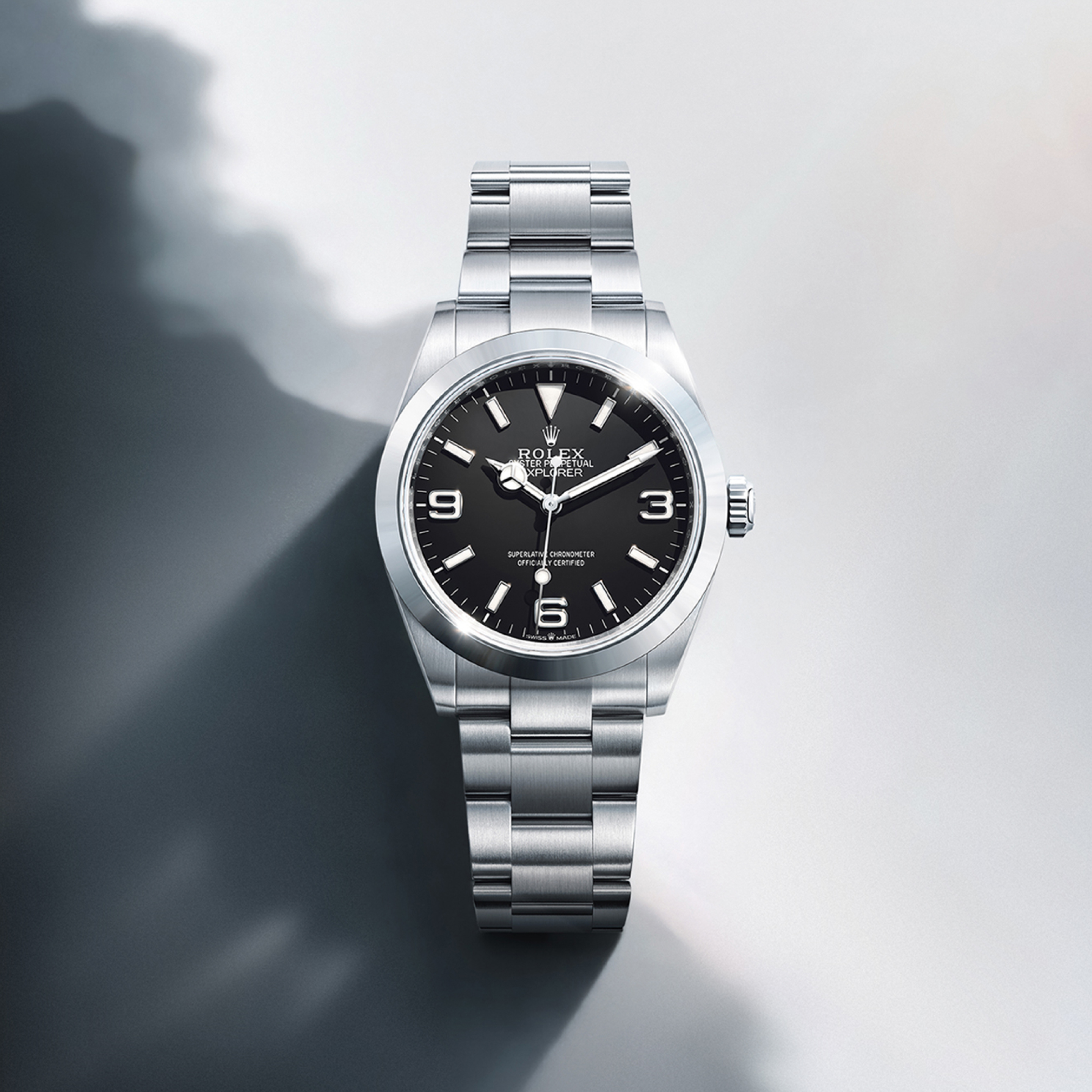 rolex-collection_banner-explorer-cover-m224270-0001-portrait