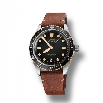 Divers Sixty-Five Divers Sixty-Five