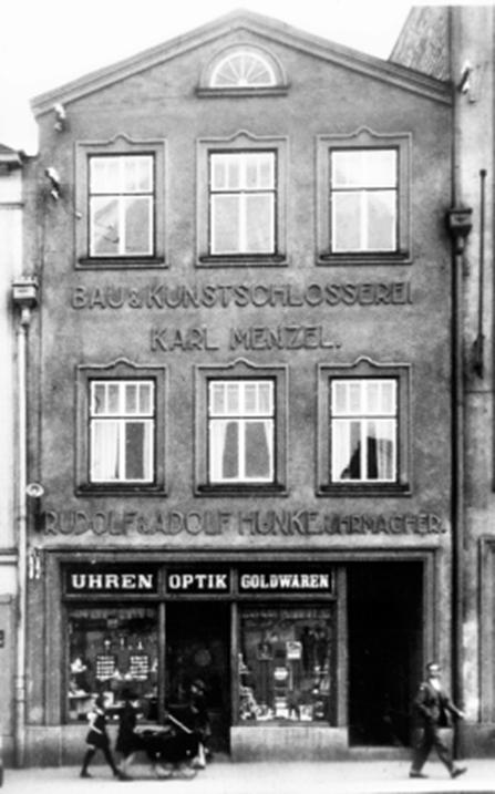 media/image/Haus_Braunau.jpg